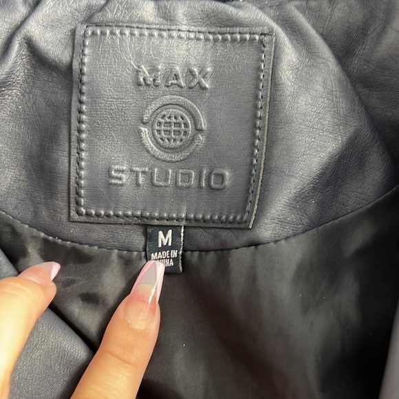 Faux leather jacket - Picture 3 of 5